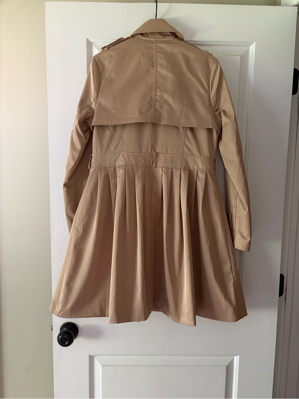 Classic Beige Trench Coat With Double-Breasted Detail — image 2 of 4